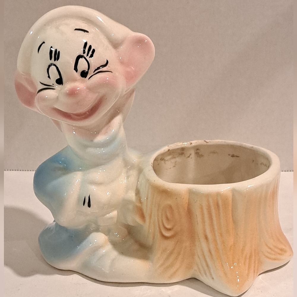 Rare 1940s Dopey planter, a nostalgic piece from the classic Snow White.